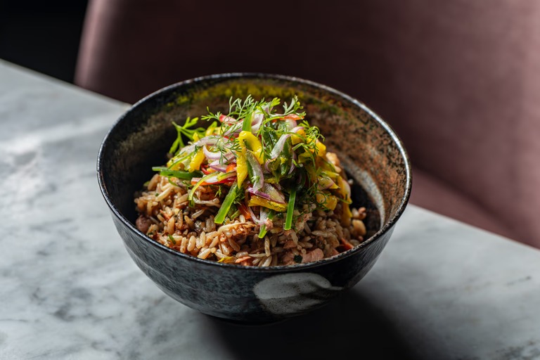 Arroz Frito de Salmón